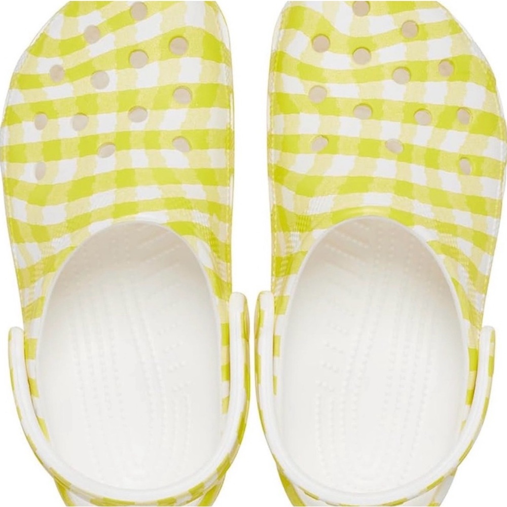 Crocs Classic Clogs Unisex Daylily Women’s 6 Men’s 4 NEW WITH TAG